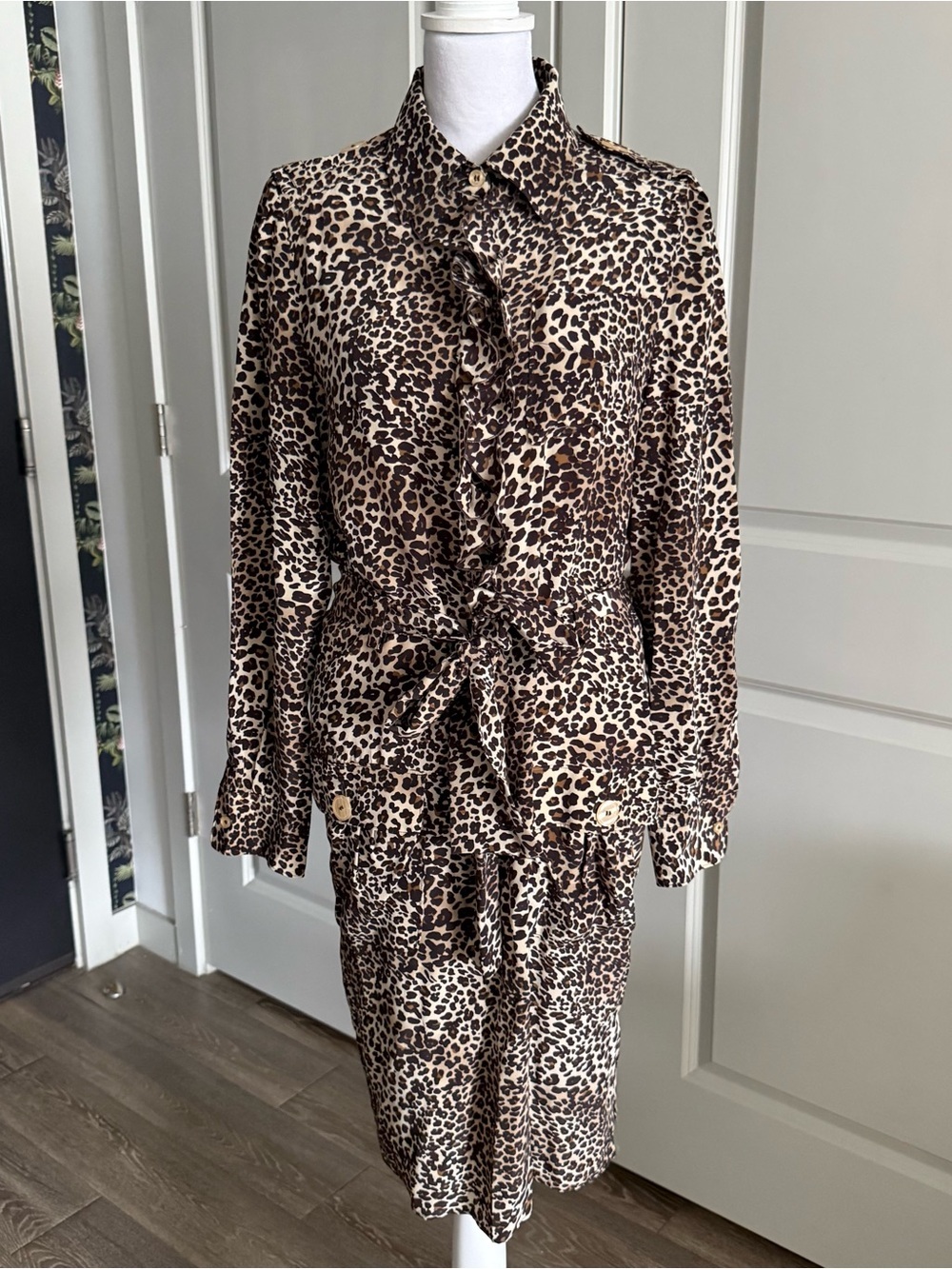 Y2K Vintage Moschino Cheap & Chic 100% Silk Leopard Safari Shirt Dress Size 8